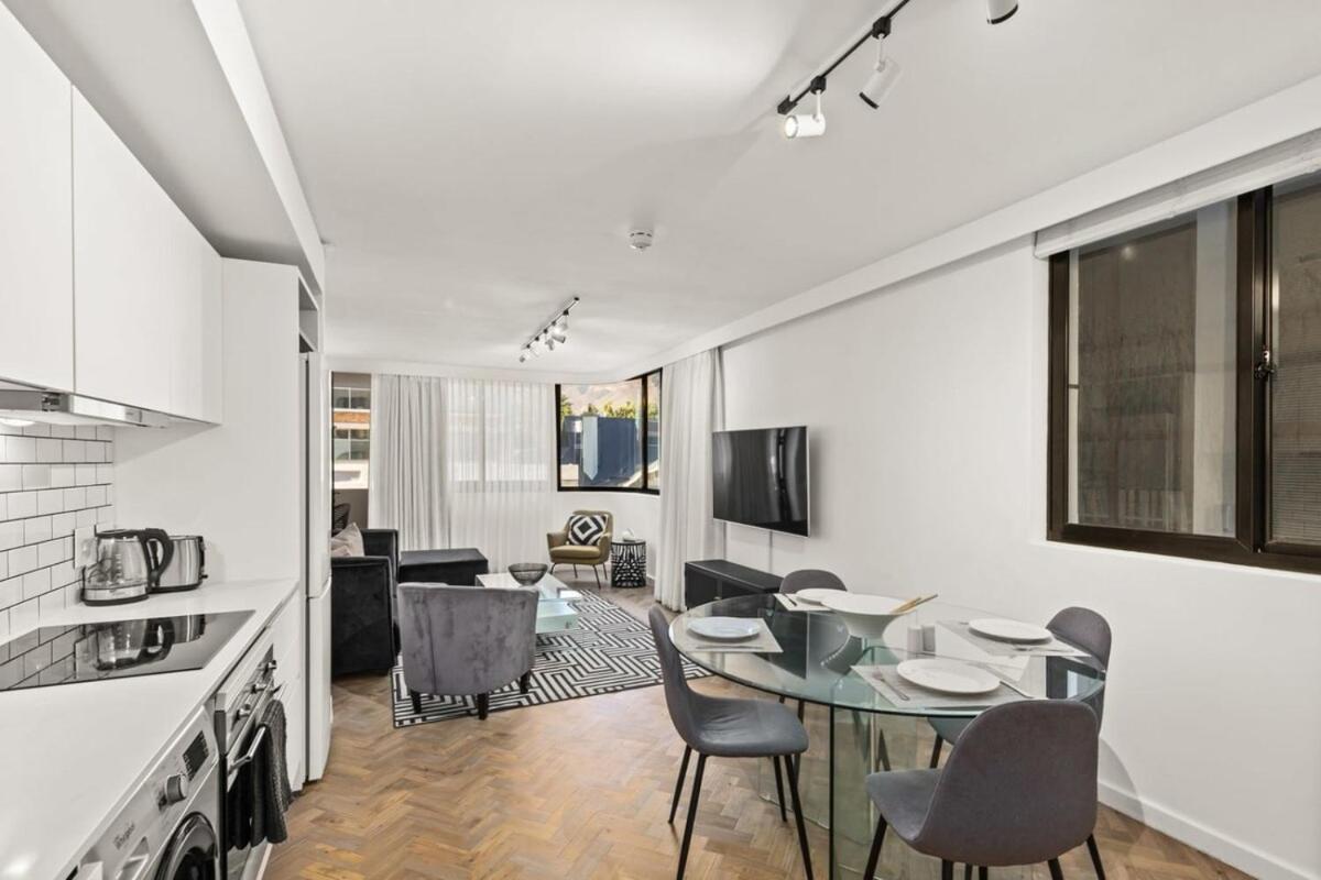 Luxurious With Stunning View Apartment เคปทาวน์ ภายนอก รูปภาพ